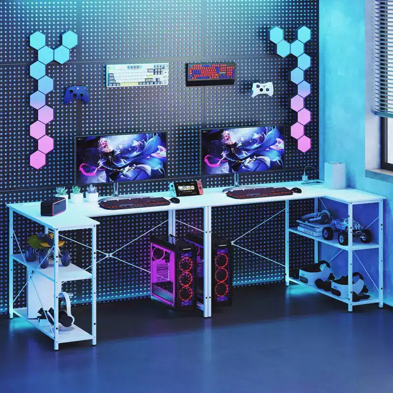Bureau d'angle en L avec prises de courant, étagère réglable, cadre métallique robuste, marron/blanc/noir