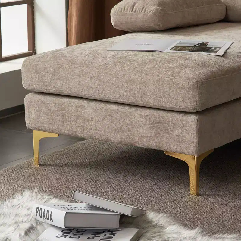 Sectionnel chenille en U 3 pièces avec accoudoirs et plateau-coussin de 110 po de large – beige