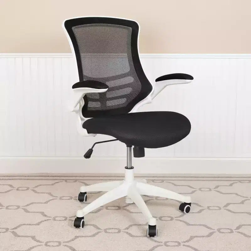 Chaise de bureau ergonomique pivotante en maille à dossier mi-haut avec accoudoirs relevables